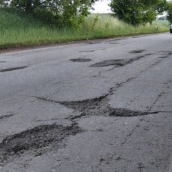 potholes-on-road-img_5965